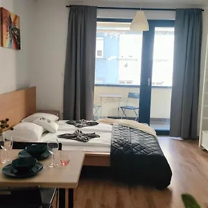 Super Cozy & בודפשט
